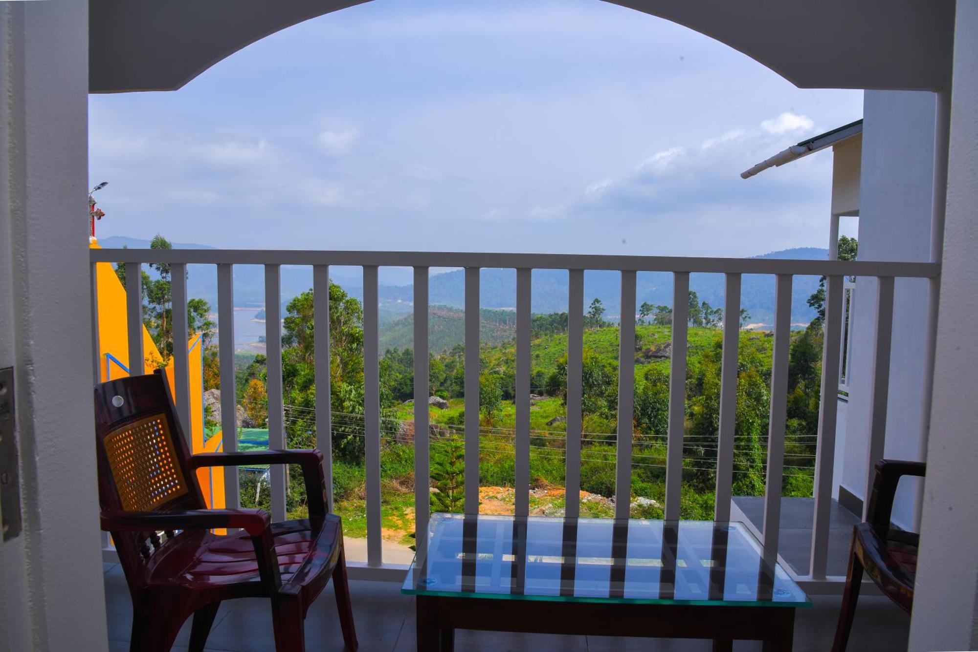 Lakezone Holiday Resort Munnar Exterior photo