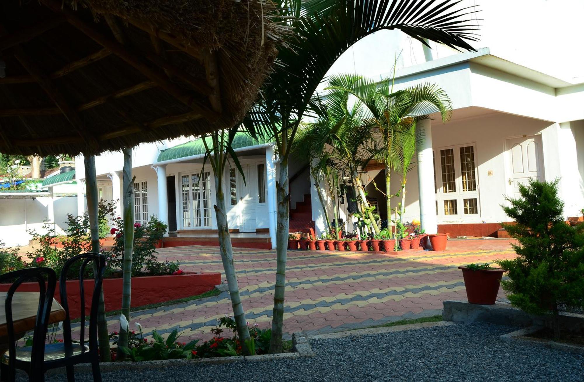 Lakezone Holiday Resort Munnar Exterior photo