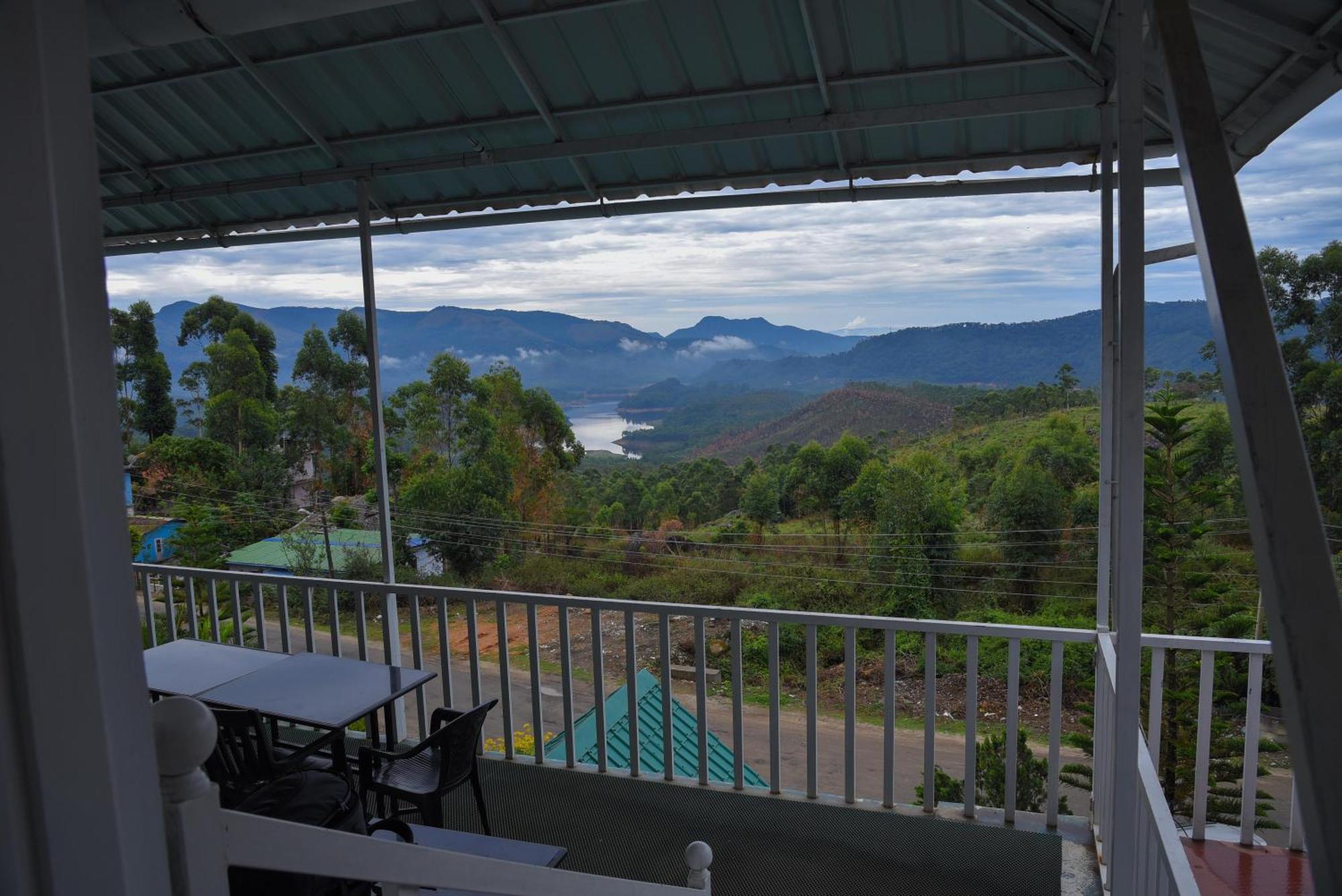 Lakezone Holiday Resort Munnar Exterior photo